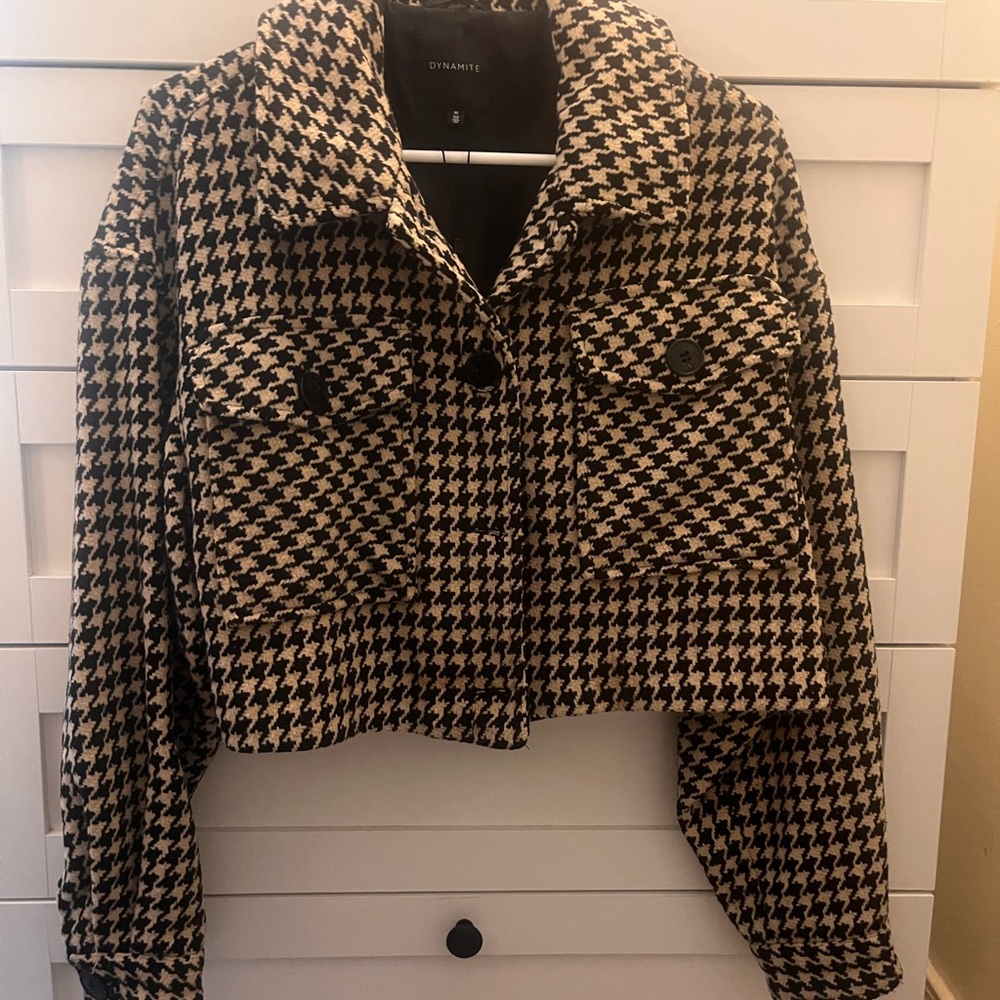 Dynamite Black & White Houndstooth Cropped Jacket